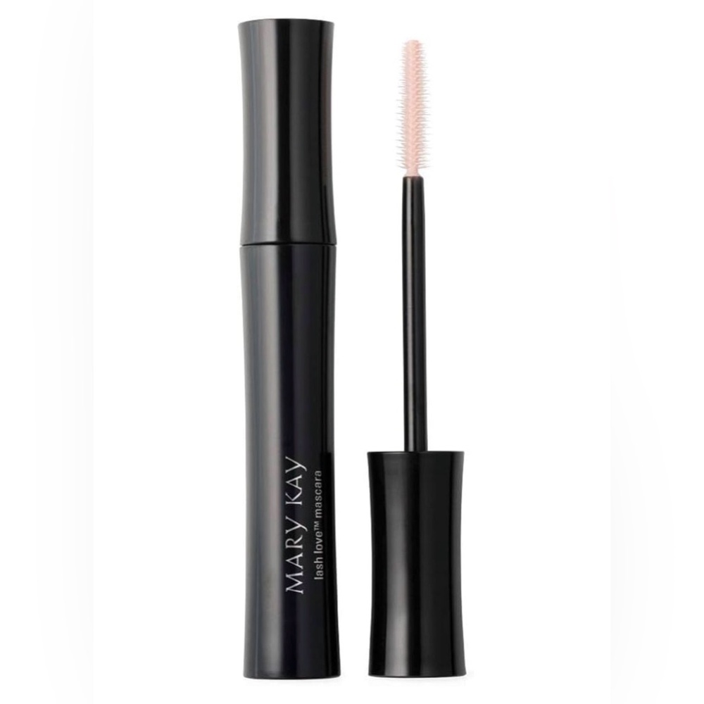 Mary Kay Lash Love Mascara in Black NIP gorgeous defined lashes!
